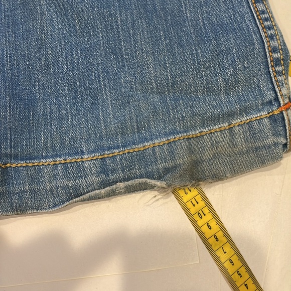 True Religion Sammy Big T Jeans Women’s 27 LIGHT Wash Contrast Stitching Y2K - Picture 10 of 16